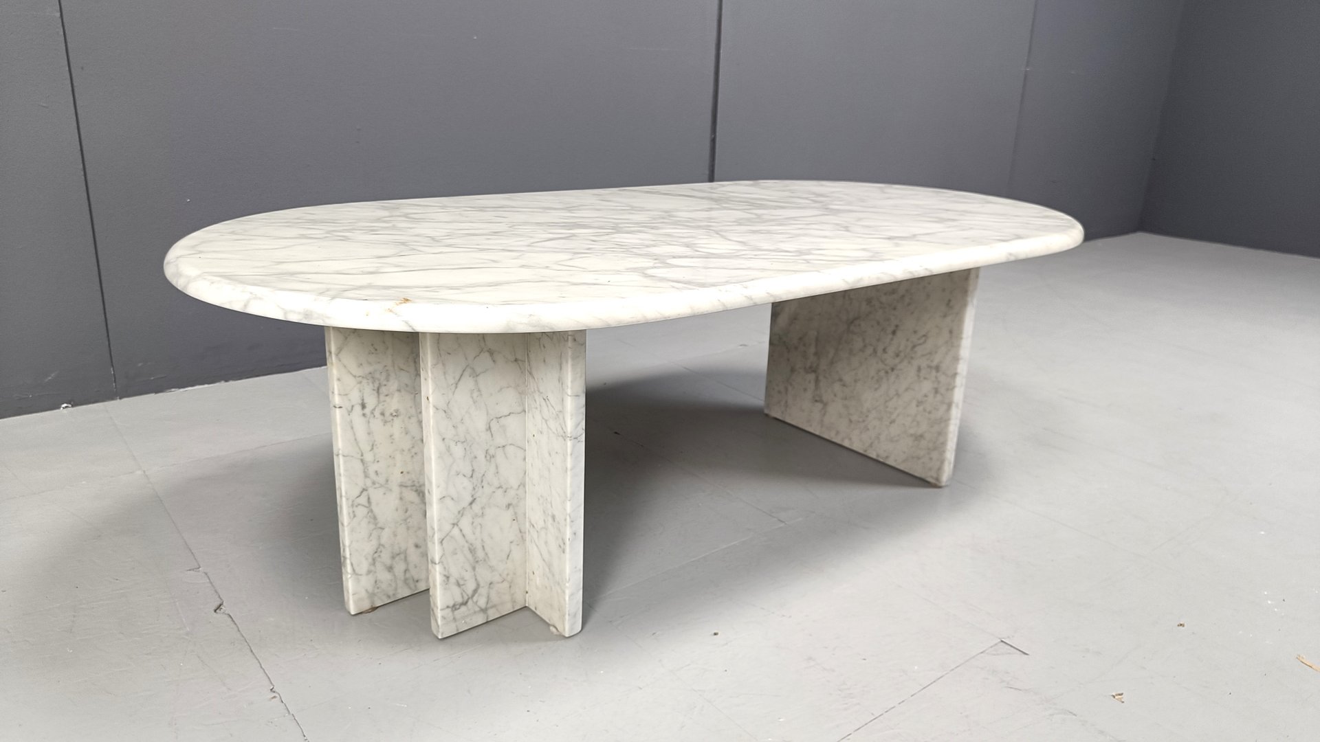Vintage Oval Marble Coffee Table, 1980s for sale at Pamono