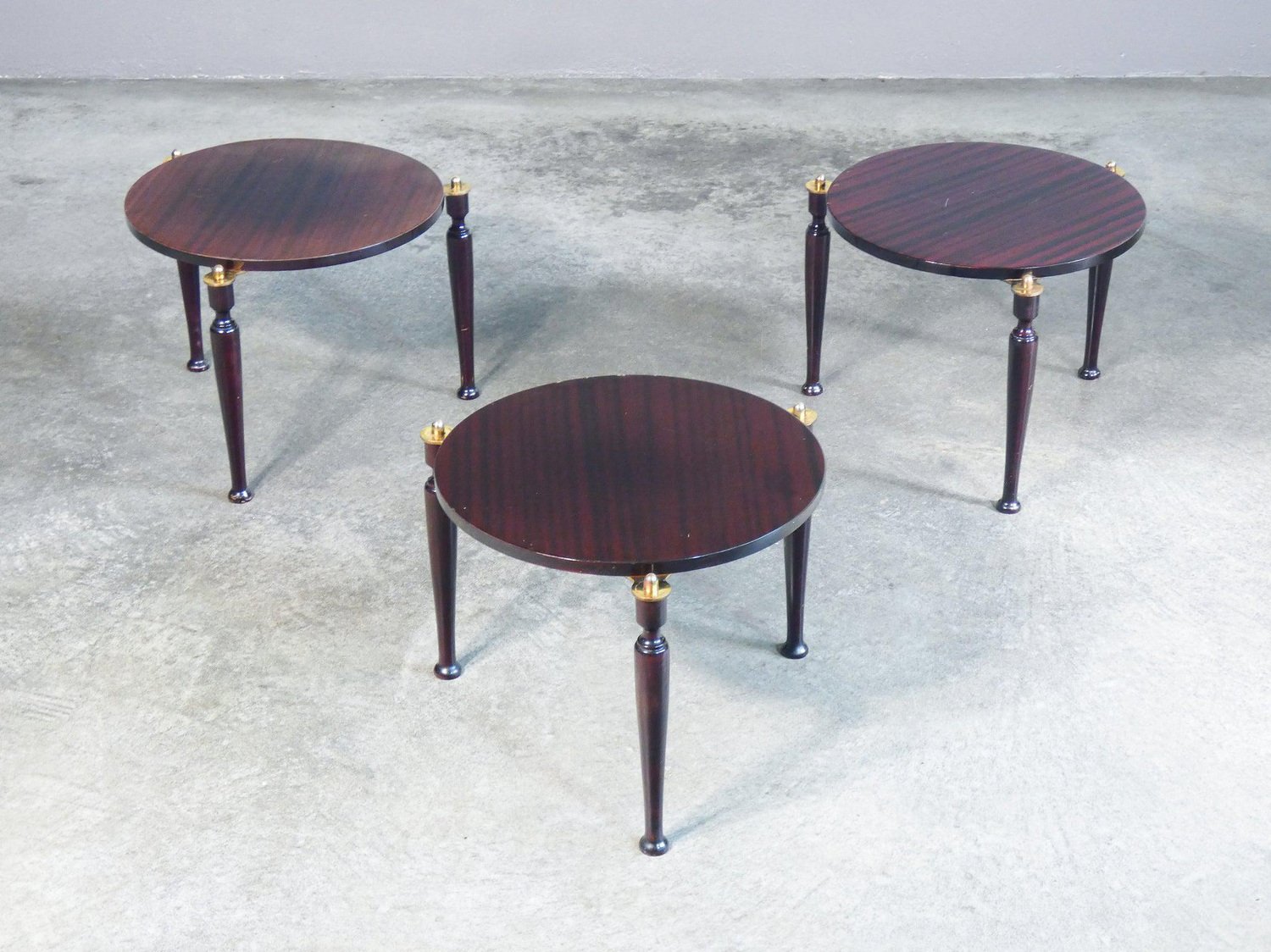 Italian Stackable Tables, 1940s, Set of 2 for sale at Pamono