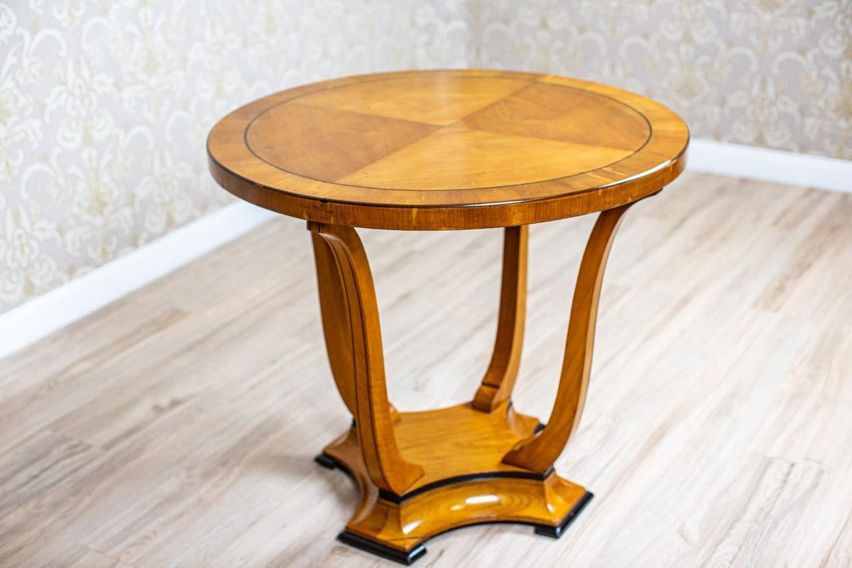 Oval Side Table in Shellac, 1950s for sale at Pamono
