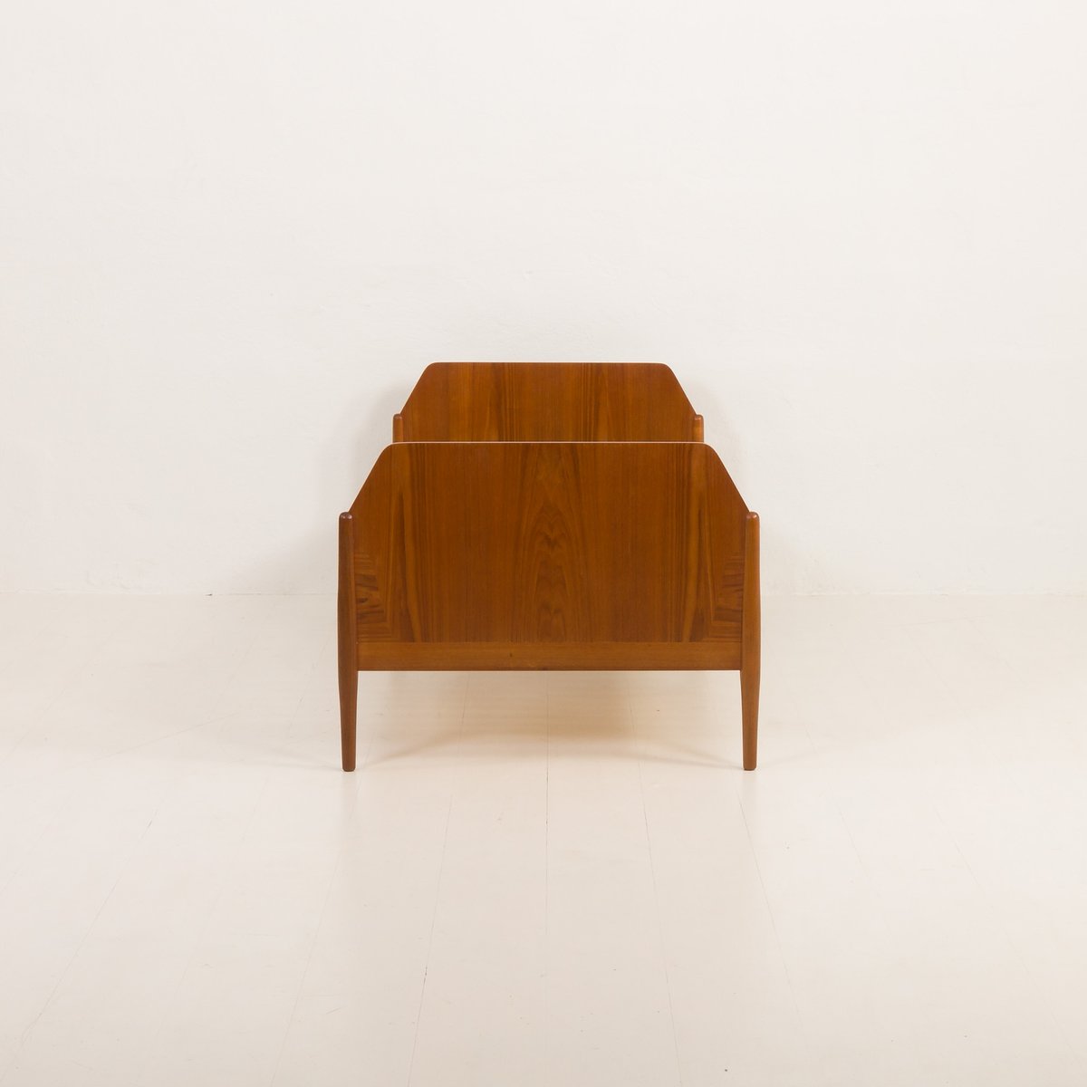 A closer look at Mid Century Scandinavian Bed Design
