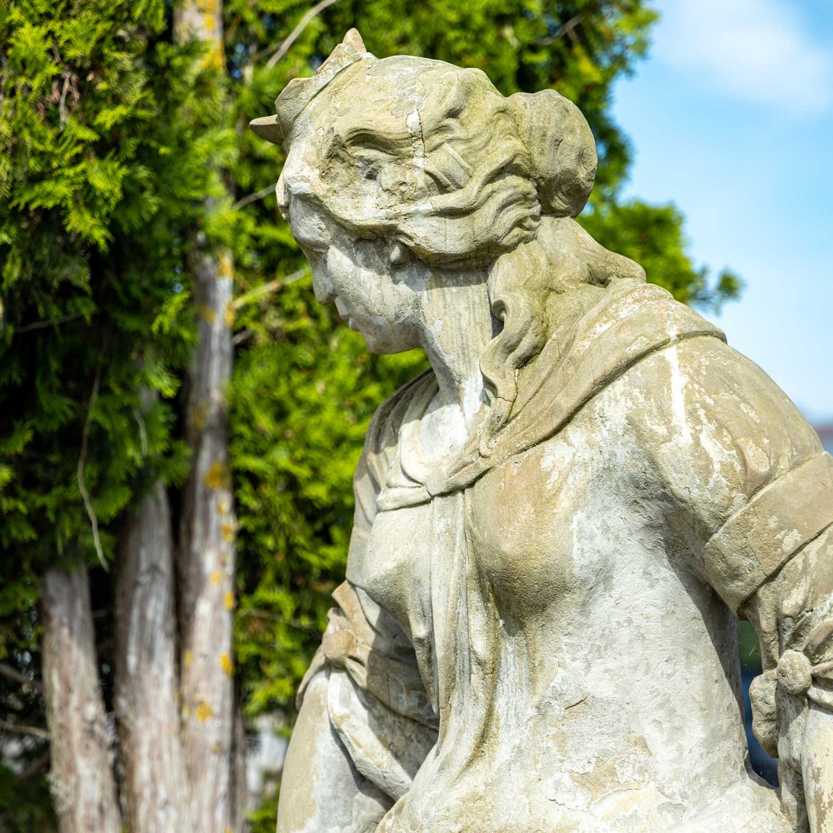 Hera Sculpture main image 0