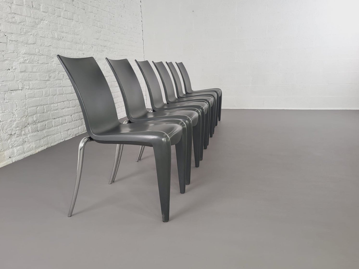 Lot de 4 chaises Louis 20 bleues de Philippe Starck, Vitra Lot de 4 chaises Louis 20 bleues de Philippe Starck, Vitra