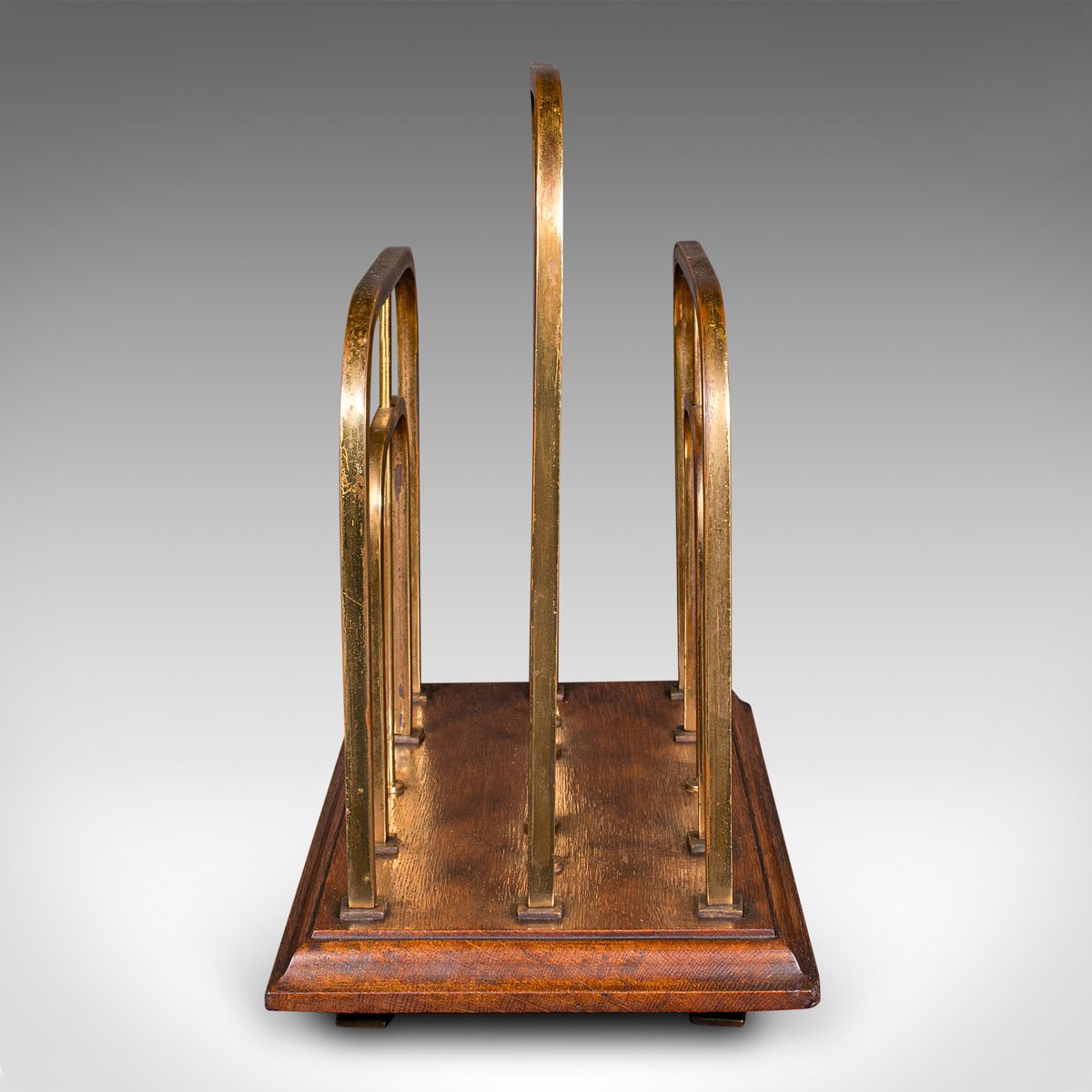 English Oak & Brass Chairside Newspaper Rack, 1890s for sale at Pamono