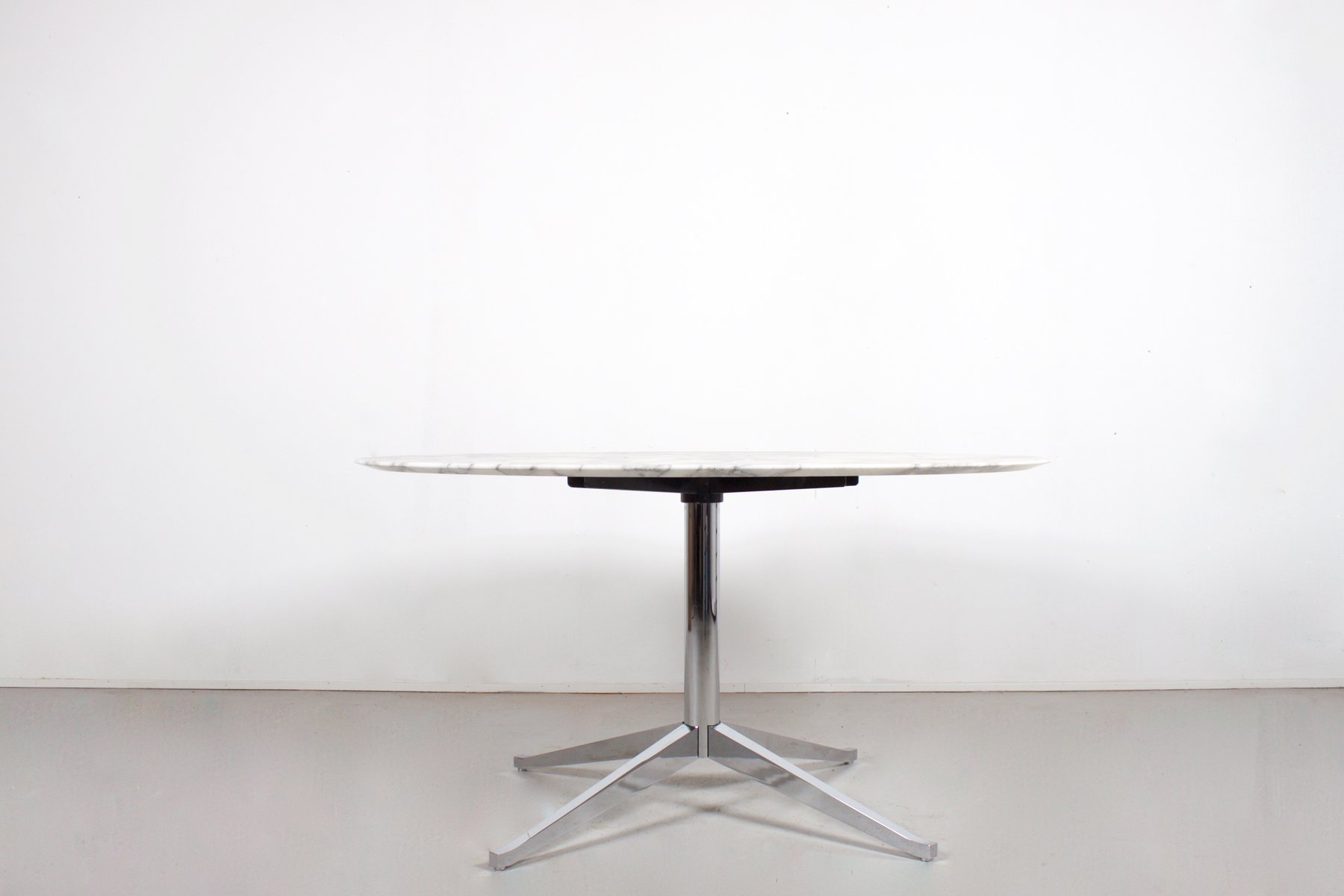 Vintage Round Marble Dining Table By Florence Knoll For Vintage Round Marble Dining Table By Florence Knoll For International