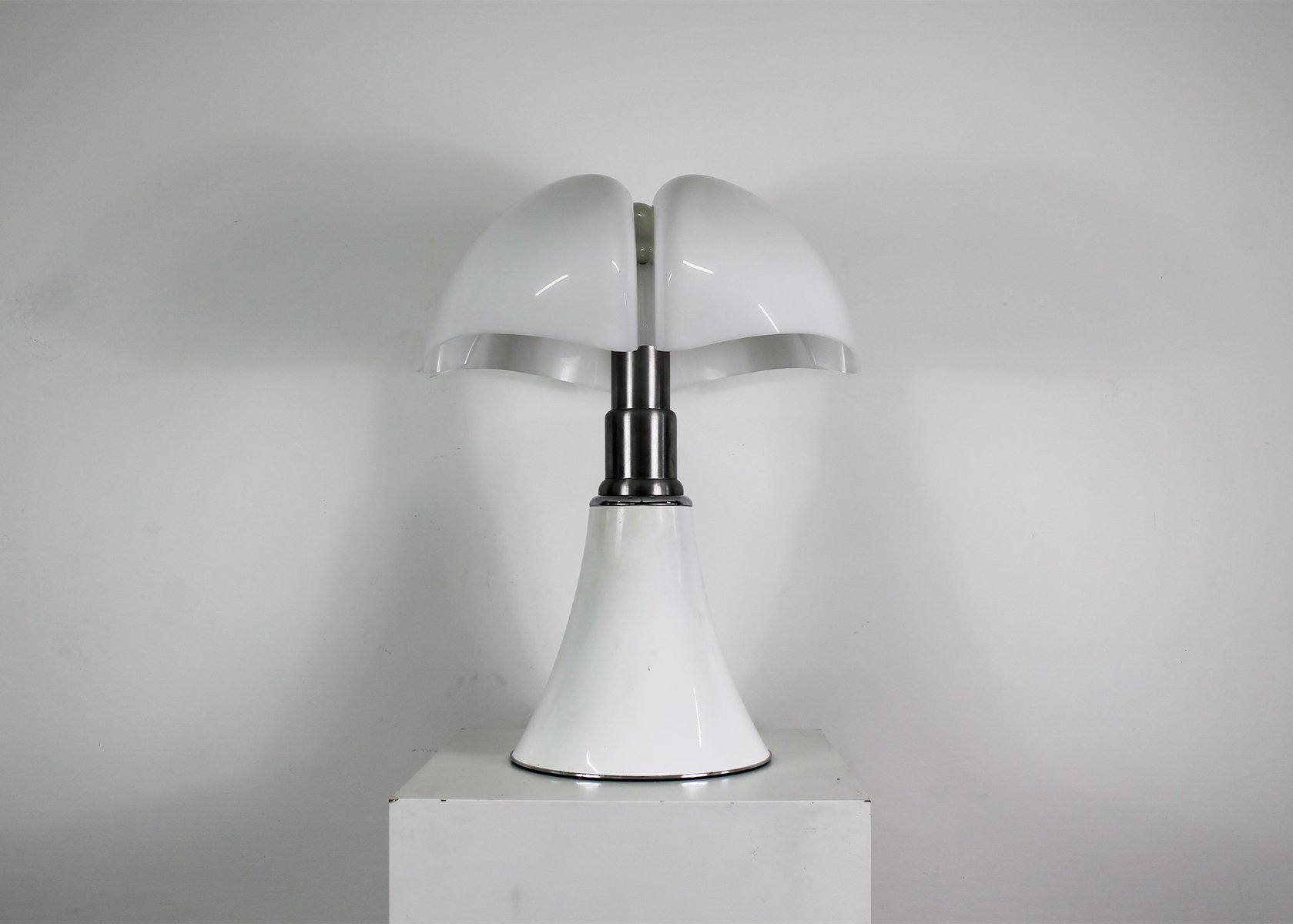 Lampe Pipistrello — Gae Aulenti