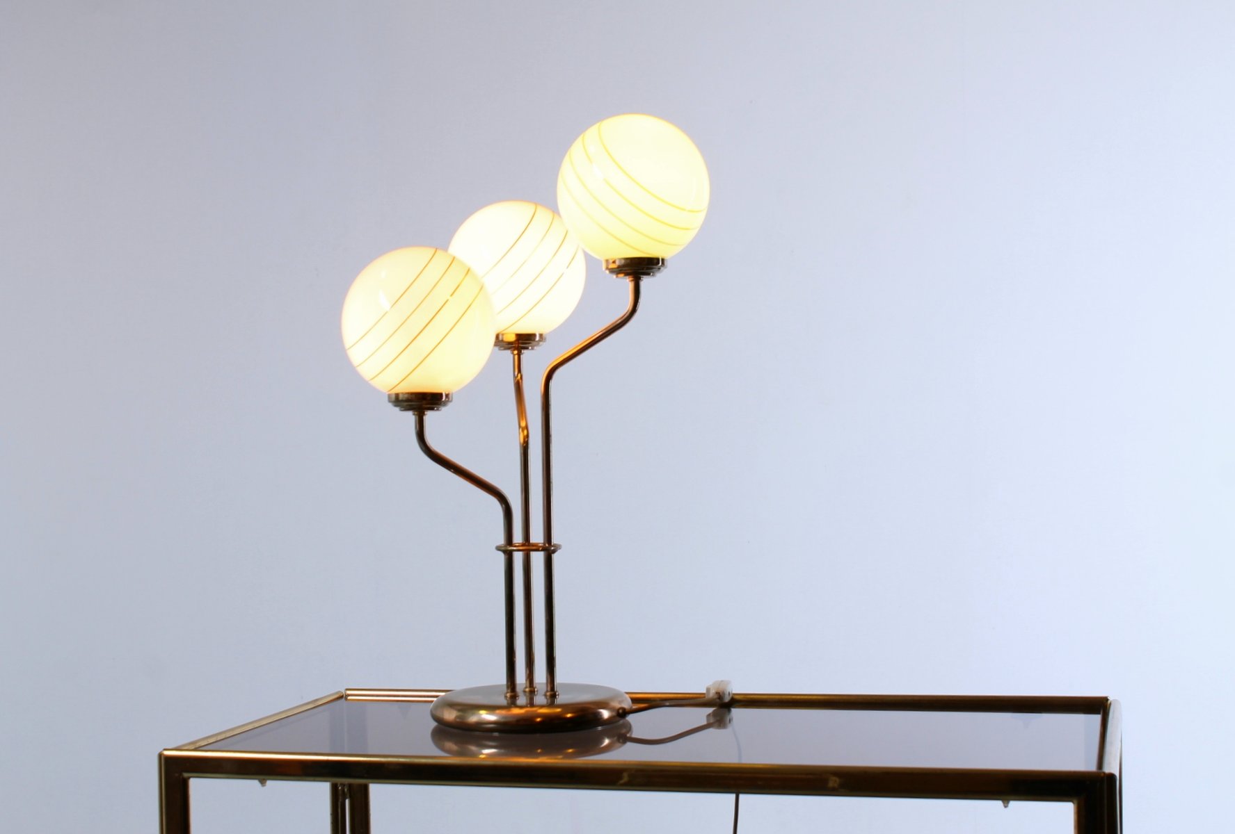 Vintage Table Light In Br With Gl Globes For At Pamono Vintage Table Light In Br With Gl Globes