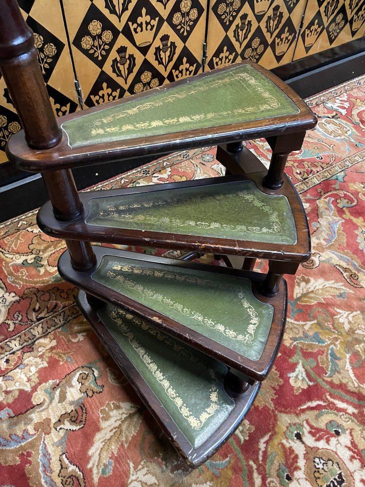 English Library Step Stool in English Leather for sale at Pamono