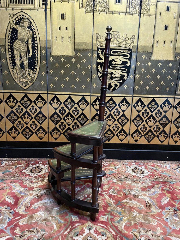 English Library Step Stool in English Leather for sale at Pamono