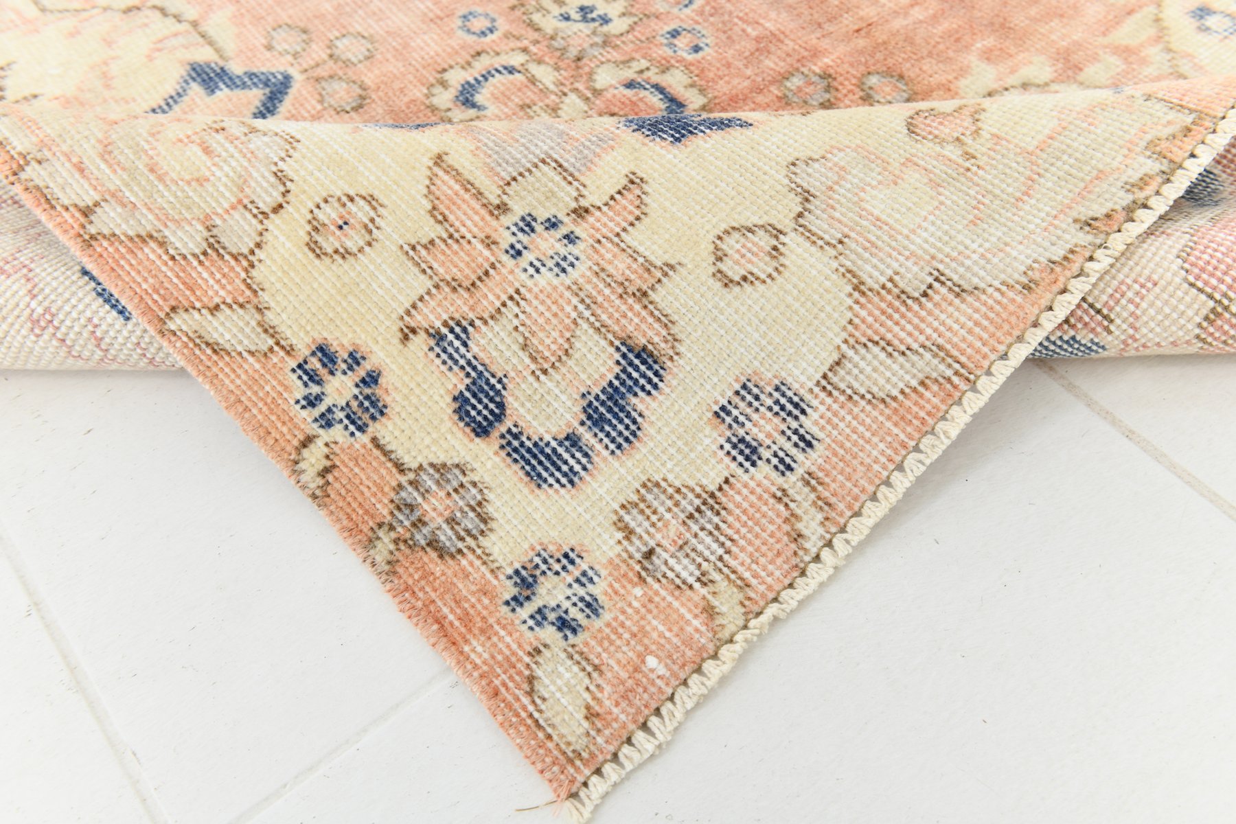 Large Turkish Pastel Rug in Wool for sale at Pamono