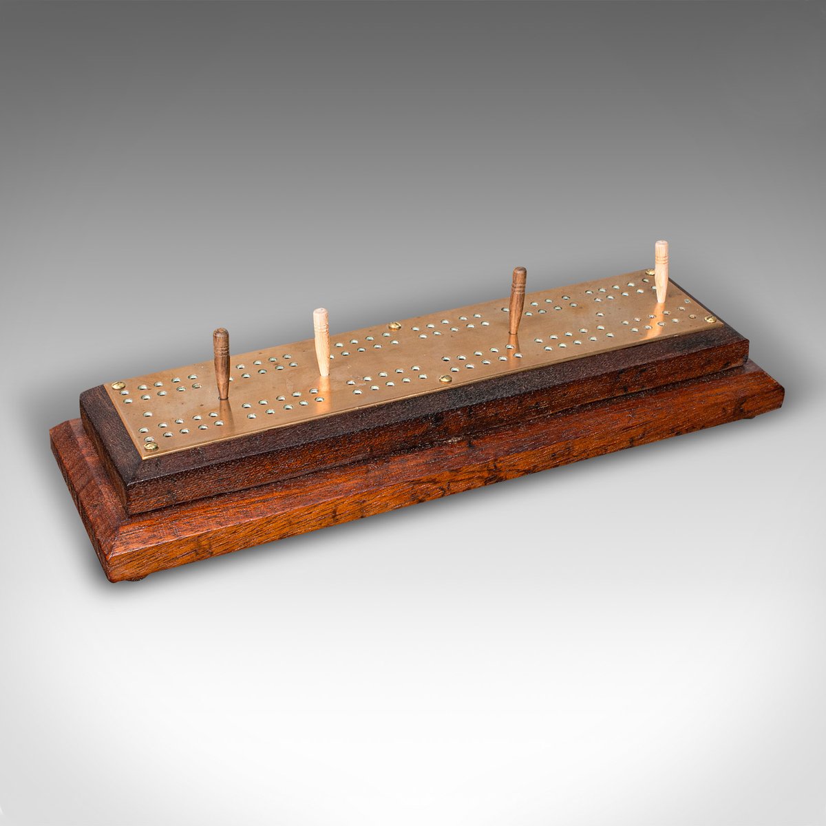 English Oak & Brass Cribbage Board, 1920s for sale at Pamono