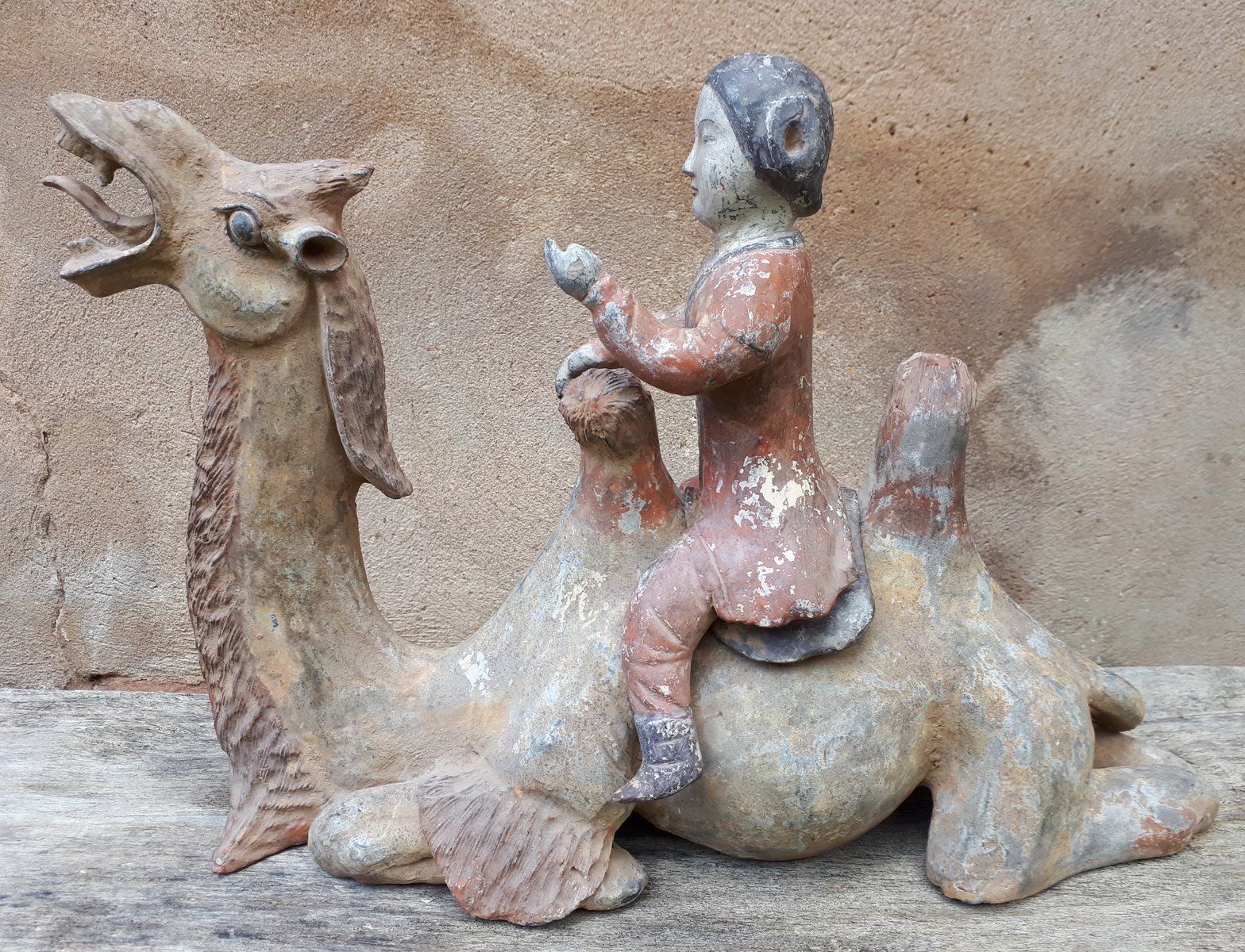 Sculpture D un Chameau Chinese Tang Dynasty Artist 1800s Terre Cuite sculpture-d-un-chameau-chinese-tang-dynasty-artist-1800s-terre-cuite