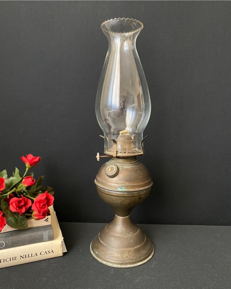 Antique Oil Table Lamp, 1890s for sale at Pamono