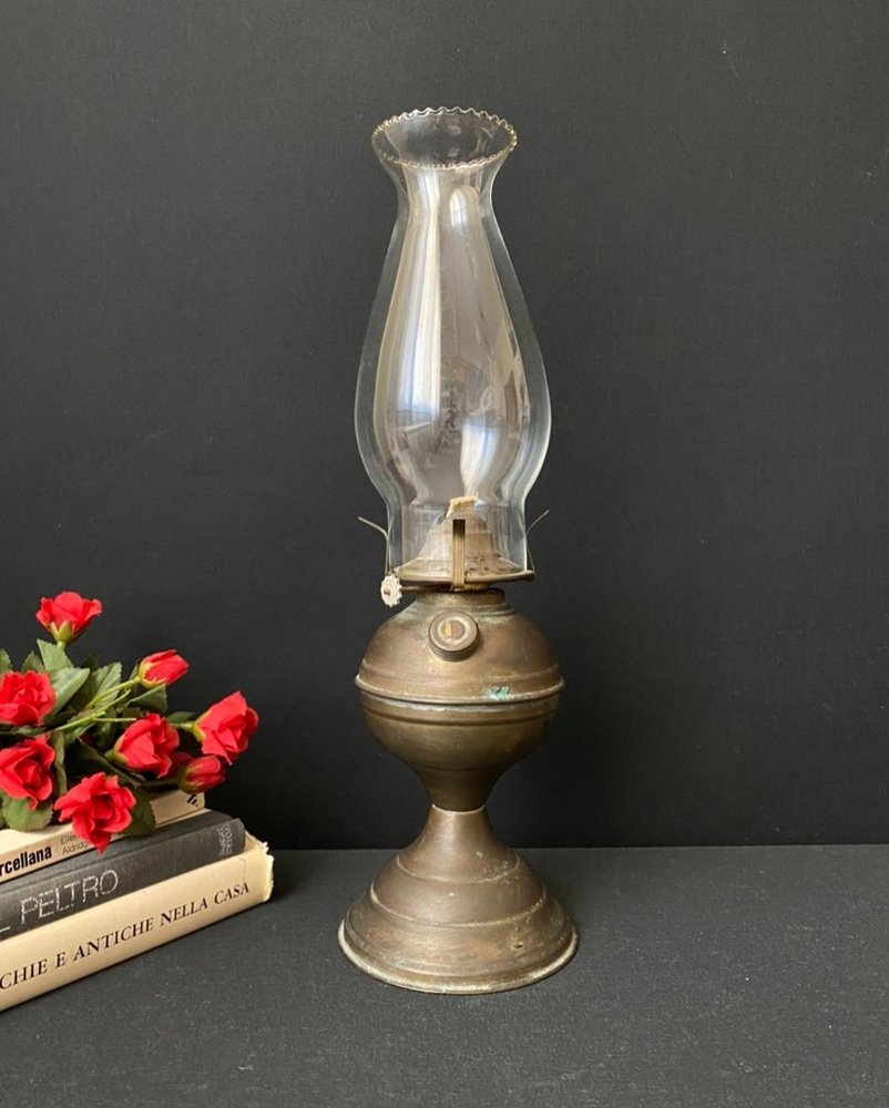 Antique Oil Table Lamp, 1890s for sale at Pamono