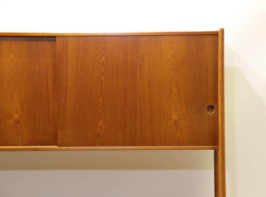 Mueble modelo 20 de teca de Hans J. Wegner para Ry Mobler, 1957 en