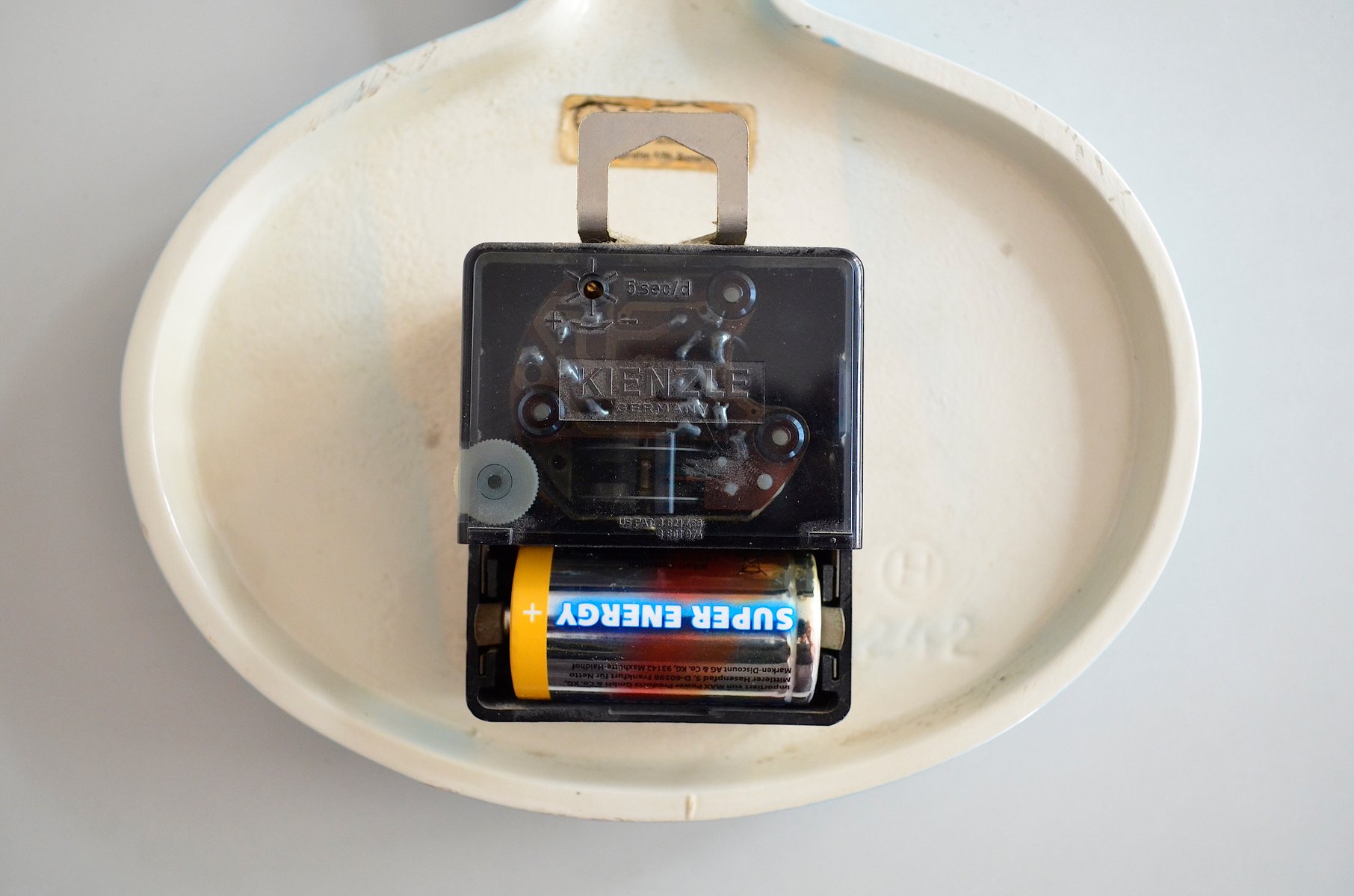 Boutique Wall Clock from Kienzle, 1970s for sale at Pamono