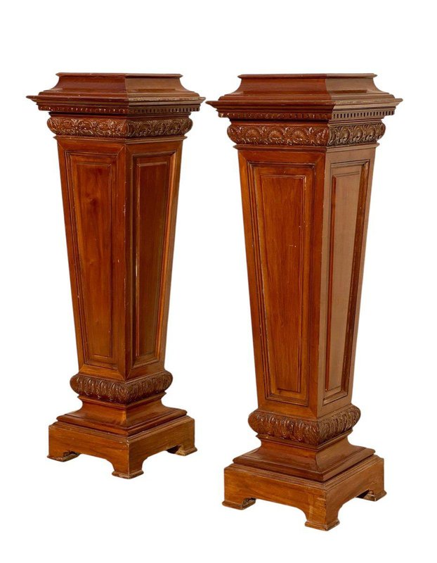 Walnut Columns Renaissance Walnut Columns, Set of 2 for sale at Pamono