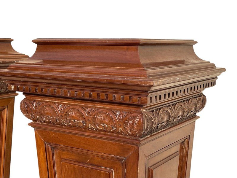 Walnut Columns Renaissance Walnut Columns, Set of 2 for sale at Pamono
