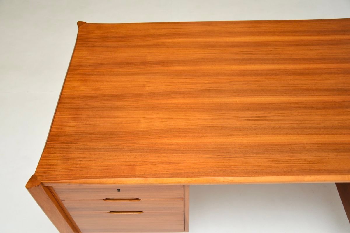 Vintage Executive Desk in Walnut by Wilhelm Renz, 1960 for sale at Pamono