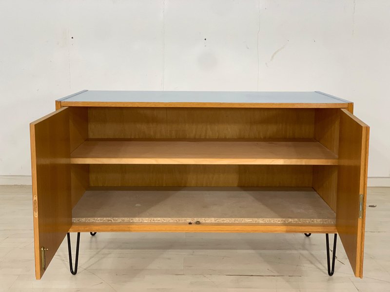 Baxton Studio Elia Panca Moderna Mid-Century – Imbottita In Tessuto Grigio Chiaro, Struttura In Legno Di Noce, Con Bottoni Trapuntati, Dimensioni 109x40x45 Cm