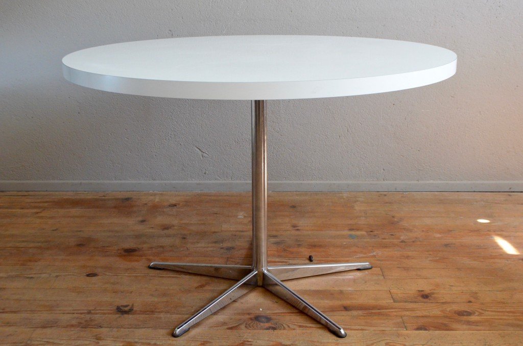 Vintage Round Table With Star Base 1970s For At Pamono Vintage Round Table With Star Base 1970s