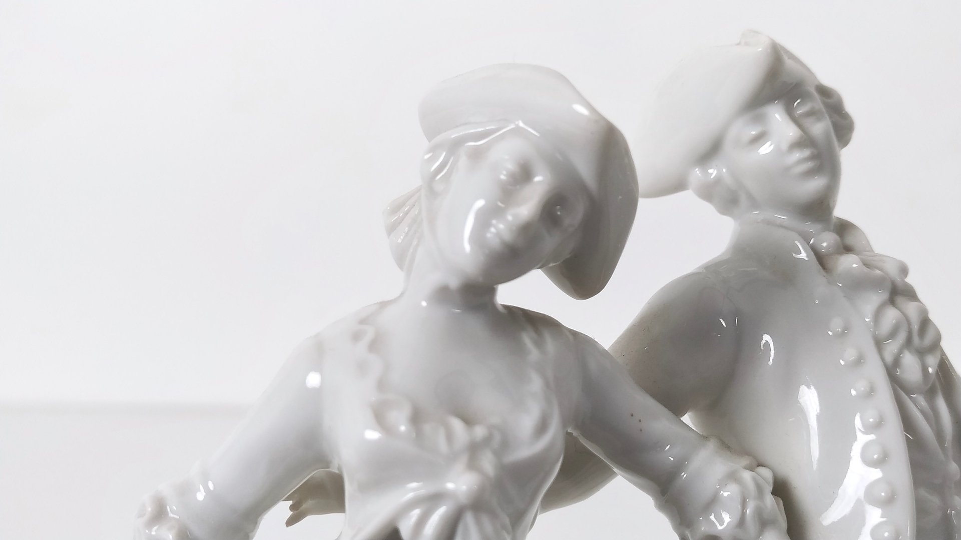 Vintage Rococo Capodimonte Porcelain by Ginori for Richard Ginori ...