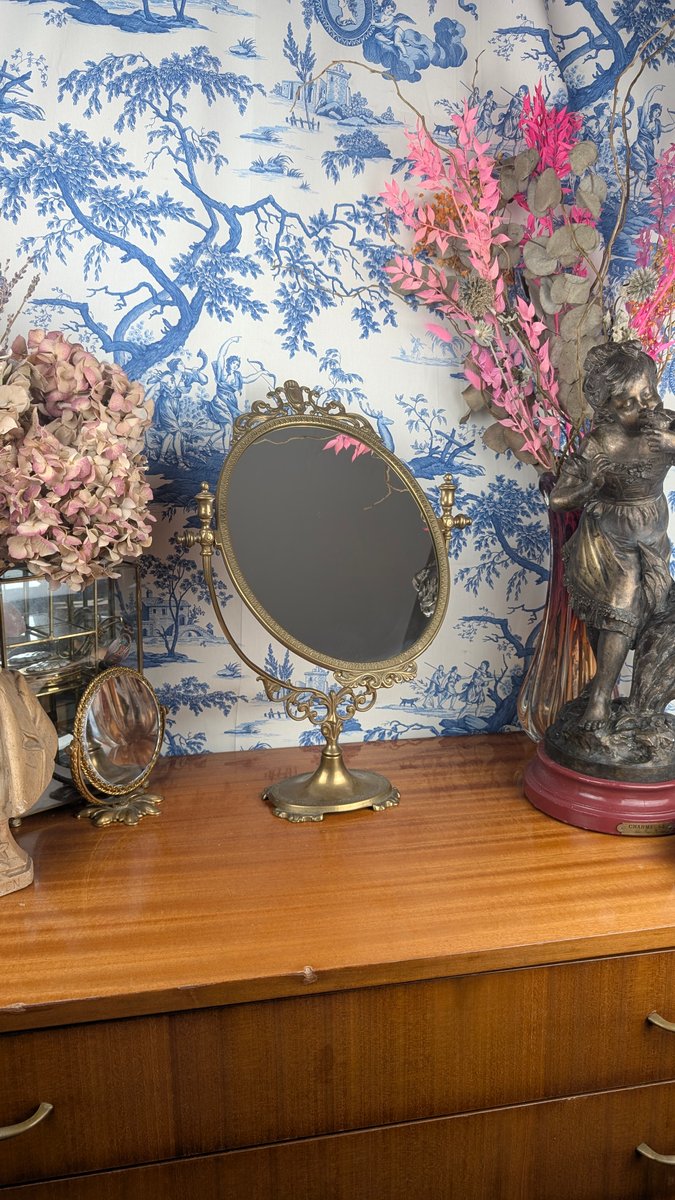 Miroir de coiffeuse oval en laiton/bronze à poser classique | Selency Miroir de coiffeuse oval en laiton/bronze à poser classique | Selency