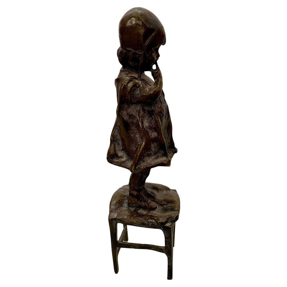 NEWYORKLISTED UNIQUE FINDS COLLECTION: Vintage Juan Clara Figurine: Girl on Chair with Cats – Rare and Original Artwork