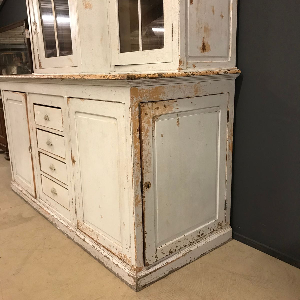 Mueble francés antiguo grande, siglo XIX en venta en Pamono