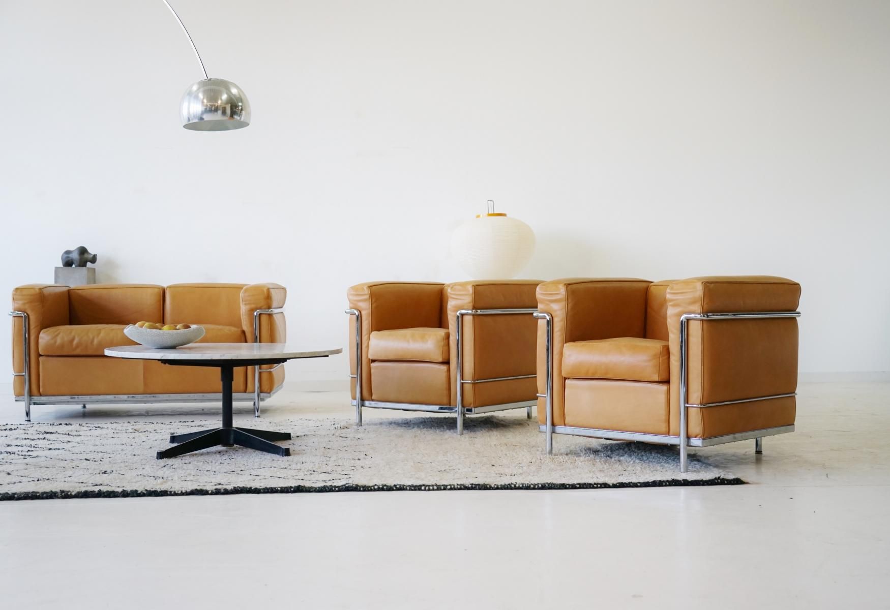 Vintage LC 2 Ledersofa und Sessel von Le Corbusier für Cassina, 3er Set bei Pamono kaufen