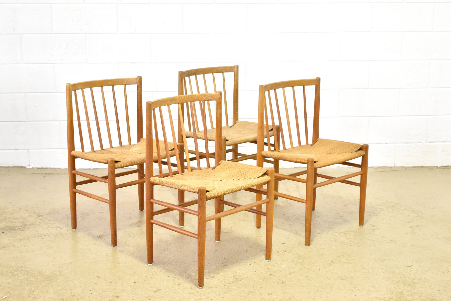 Sillas de comedor de Jørgen Baekmark para FDB Møbler, años 50. Juego de