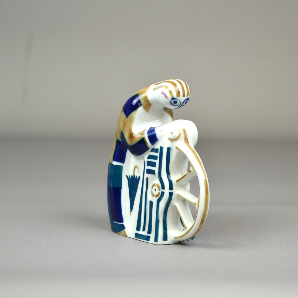 Female Thread Figure Figure of a Woman Spinning Thread by Sargadelos for sale at Pamono