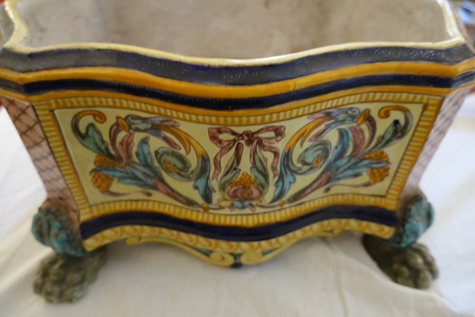 Jardinière en porcelaine de Sèvres, XIXème siècle Jardinière en porcelaine de Sèvres, XIXème siècle