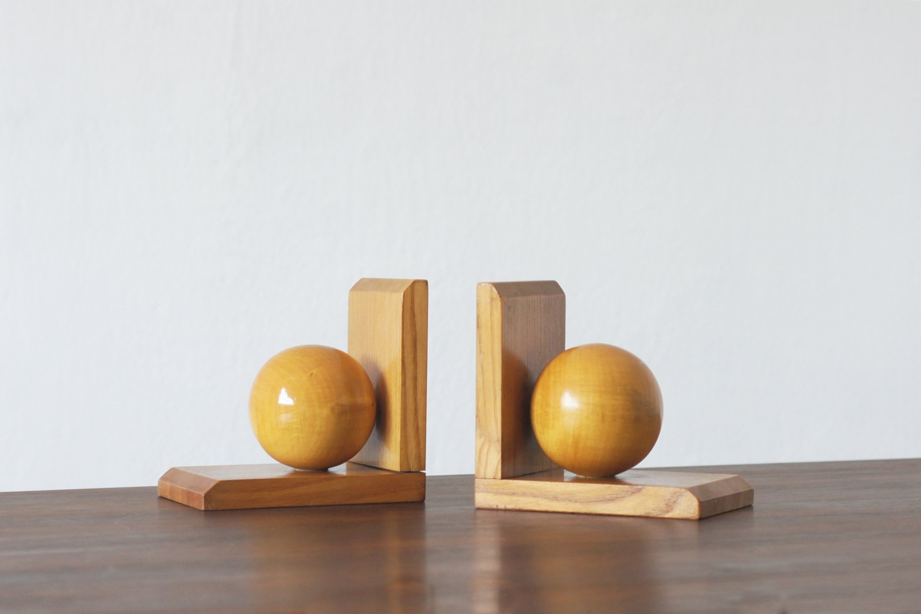 Mid-Century Modern Wooden Bookends, 1950s, Set of 2 for sale at Pamono