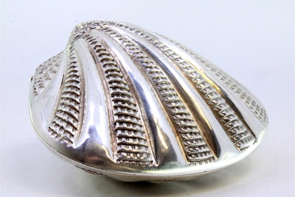 Clam-Shaped Silver Shell with Reliefs and Double Hinged Lid for sale at ...