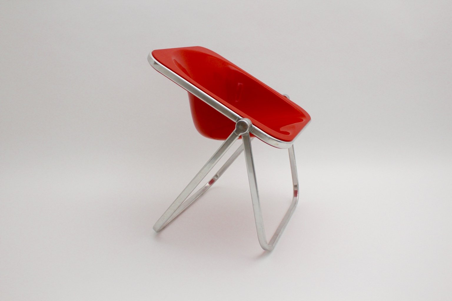 red plona folding chair by giancarlo piretti for castelli 1969 for sale at pamono