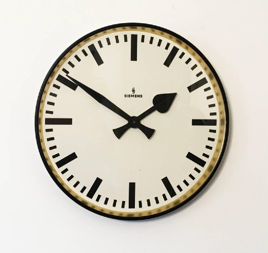 Grande Horloge Murale Industrielle de Siemens, 1950s en ...