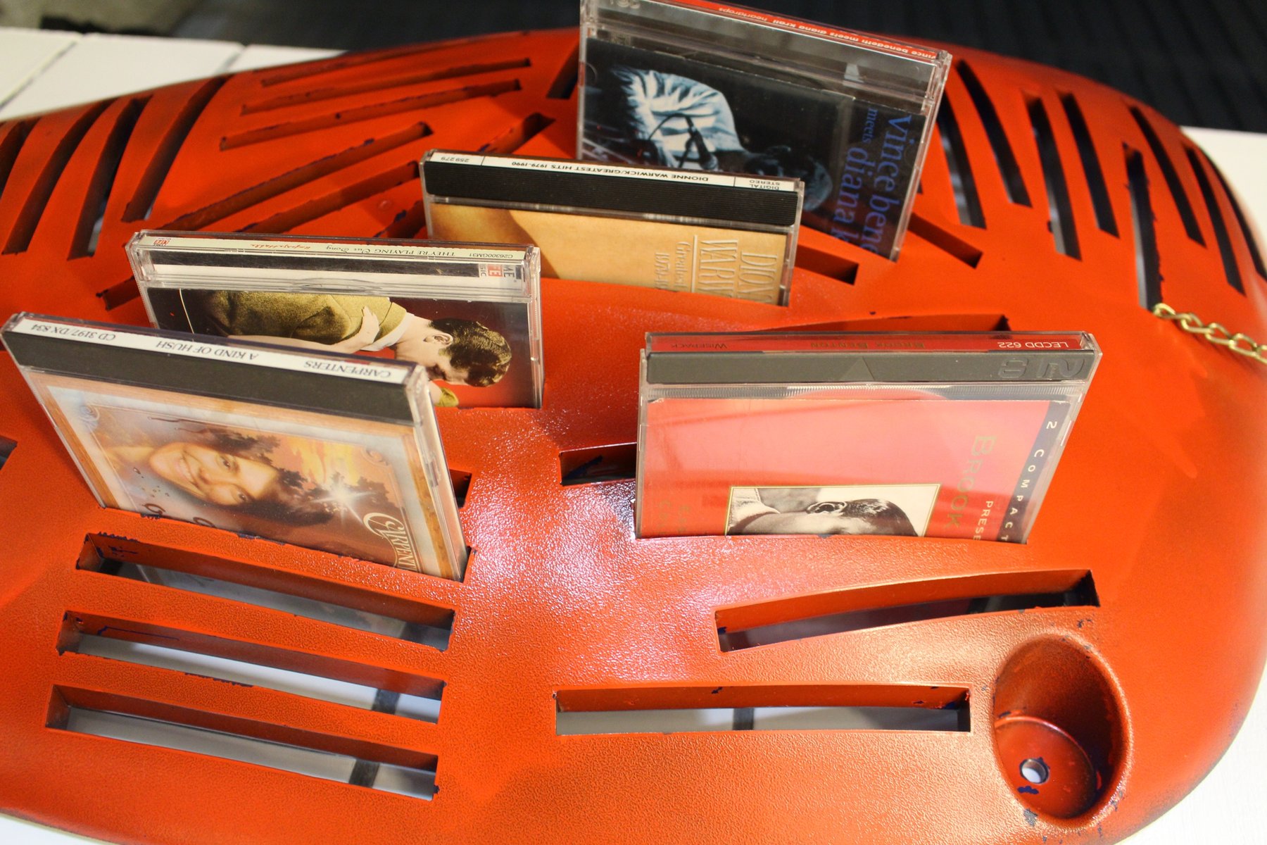 Wandmontierte Vintage CD-Halterung von Enzo Calabrese für Guzzini bei