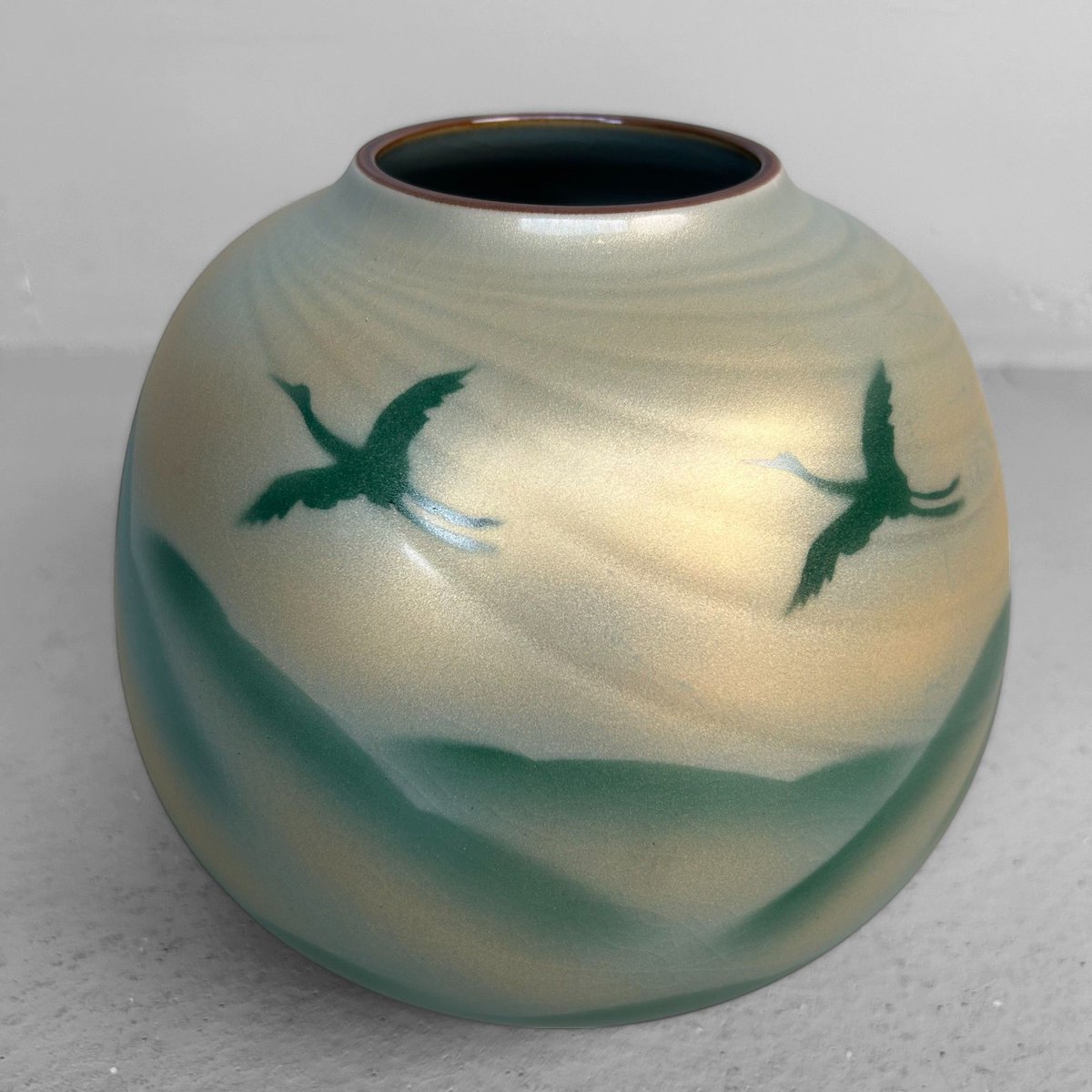 Japanese Vase With Cranes Saiky Gama 1980 For Sale At Pamono japanese-vase-with-cranes-saiky-gama-1980-for-sale-at-pamono
