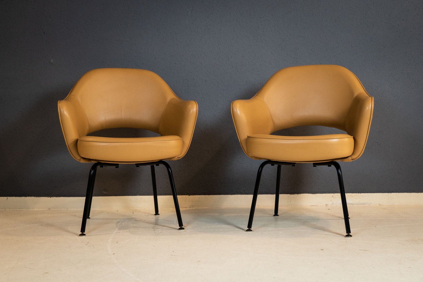 Sedia Da Ufficio Ergonomica In Pelle PU – Girevole, Inclinabile Fino A 150°, Supporto Lombare, Base In Metallo, Portata 150 Kg