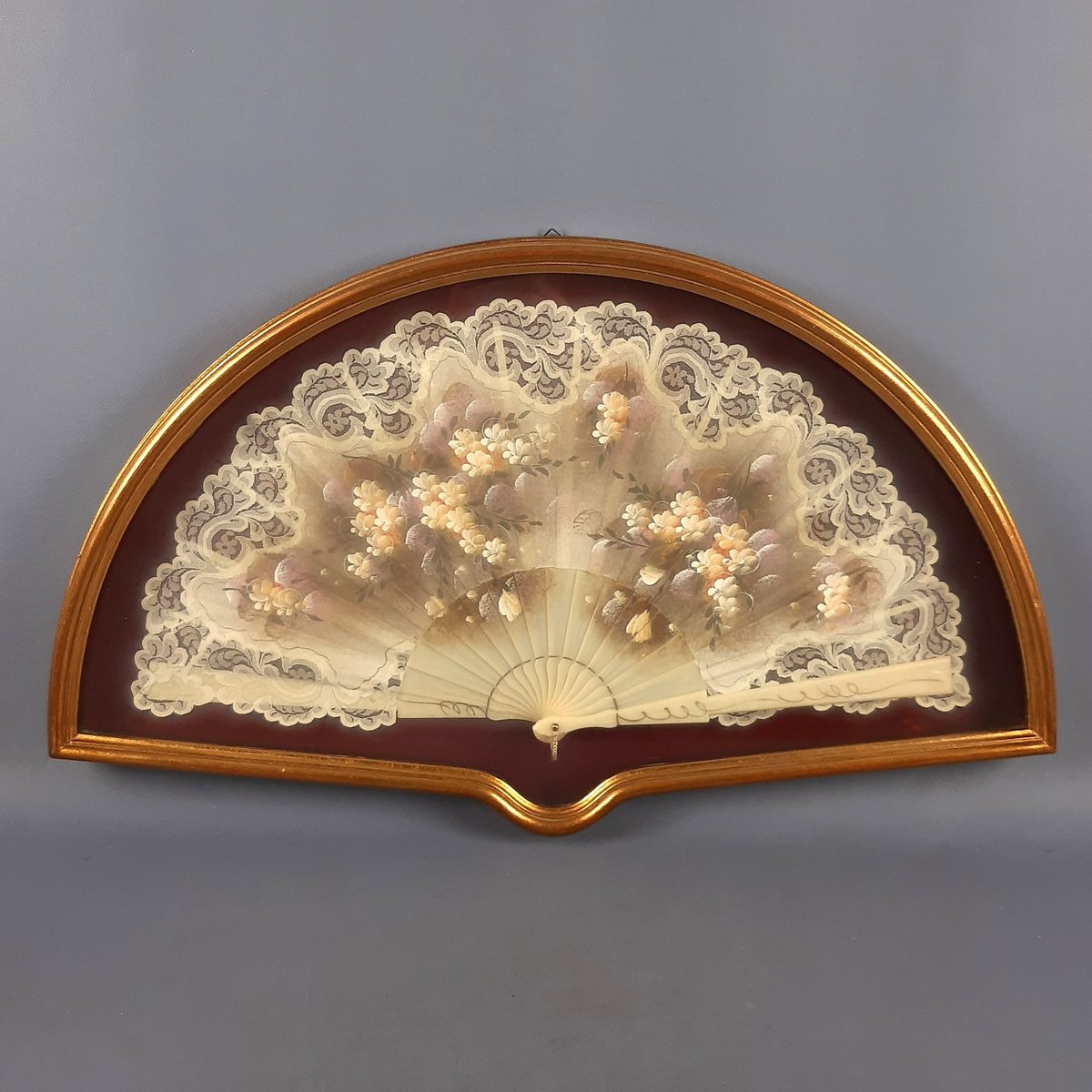 Display Case with Hand-Painted Flower Theme Fan, 1960s for sale at Pamono