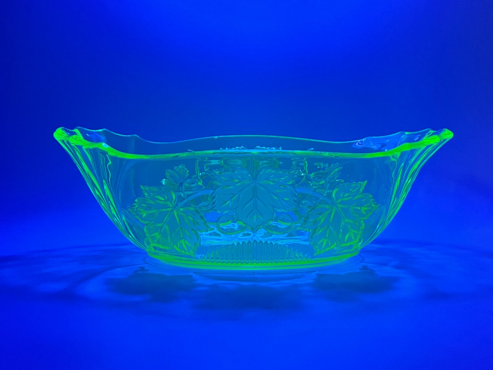 Antique Uranium Glass Bowl with Vine Leaf Motif, 1890s for sale at Pamono
