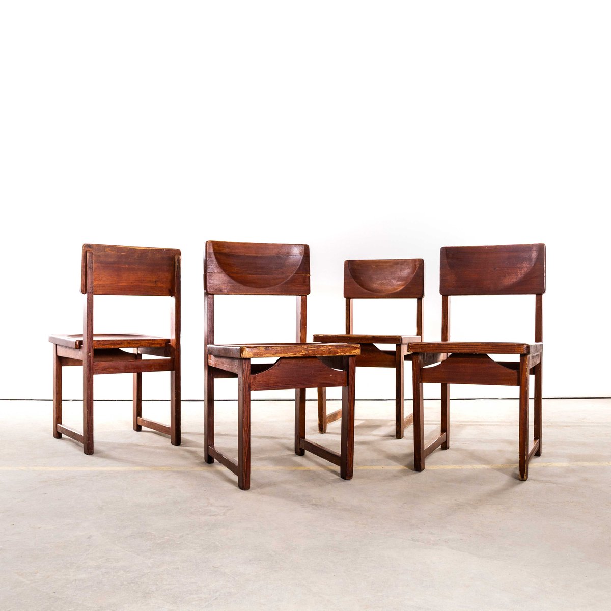 Photo inspiration: Curated Used Pitch Pine Dining Set Gallery View 44