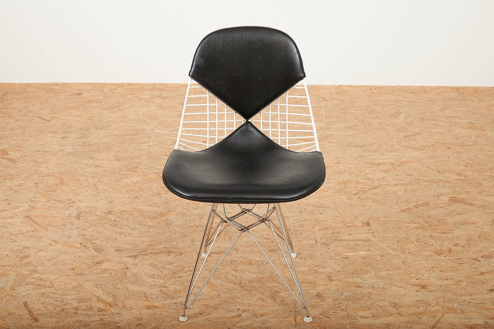 Wire Shell Chair Wire Chair with Chrome-Plated Eiffel Base Chair, White Wire Mesh Shell ...