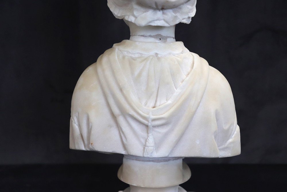 Bust of a Lady, 19th Century, White Marble Sculpture for sale at Pamono