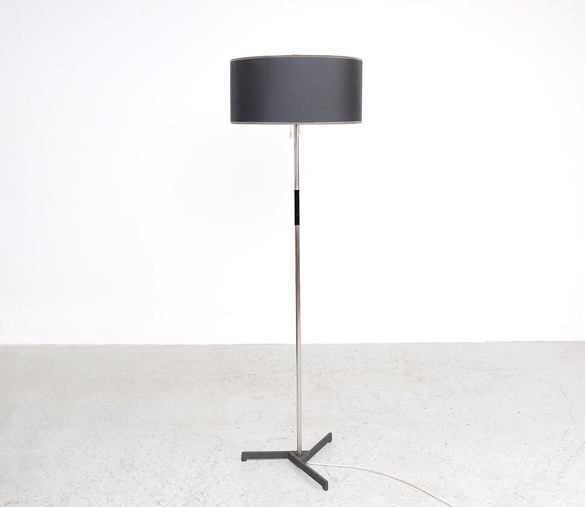 Vintage Metal Floor Lamp with Star Base, 1960s for sale at Pamono