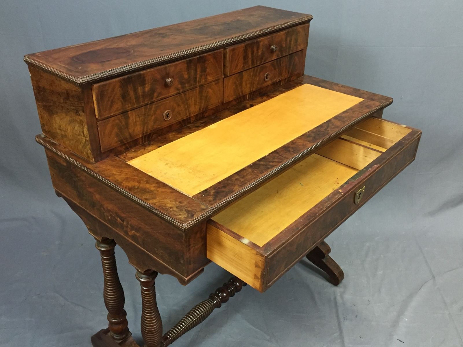 Antiker Schreibtisch aus Mahagoni bei Pamono kaufen