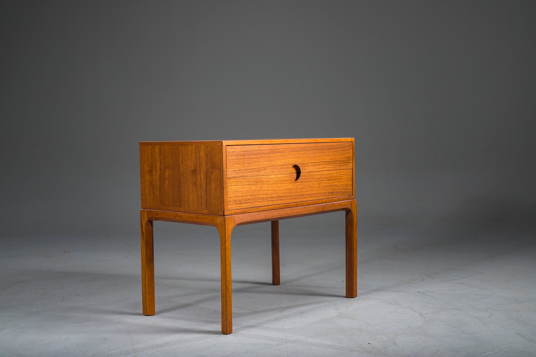 Mid-Century Modern No. 384 Bedside Table in Teak by Aksel Kjersgaard ...