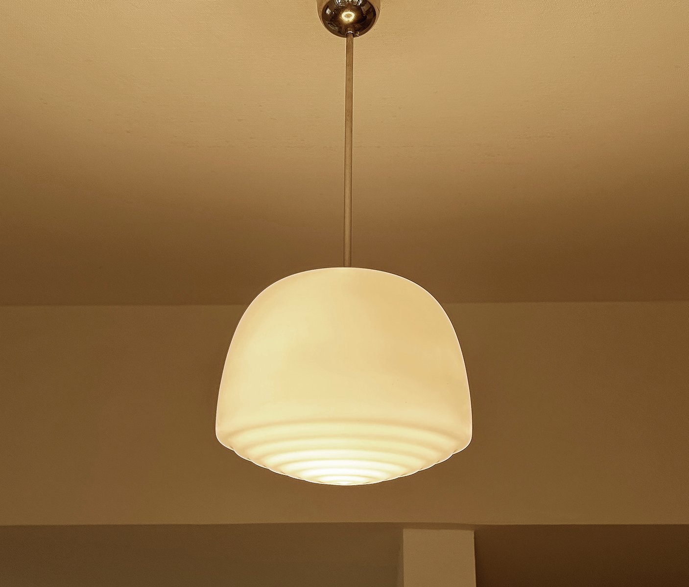 Suspension Vintage Art Déco Bauhaus - Verre Opale Mat - Diamètre 30 Cm, Hauteur 55 Cm