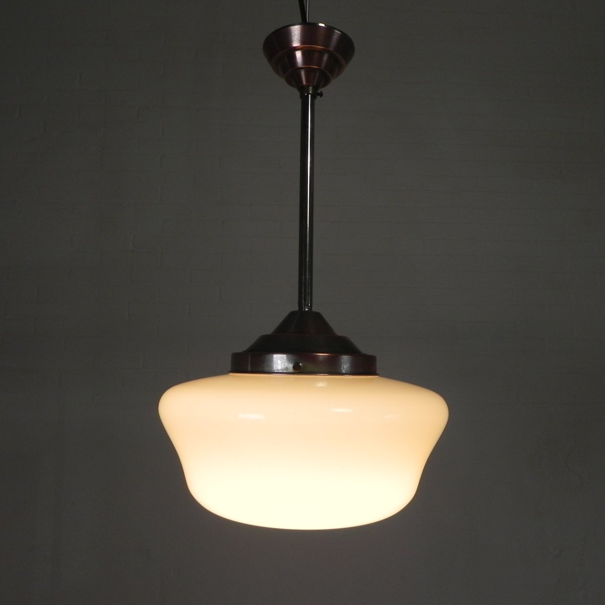 Lampadaire Art Déco Vintage Années 1930 - Abat-jour En Verre Blanc - Occasion Fonctionnel - Style Rétro