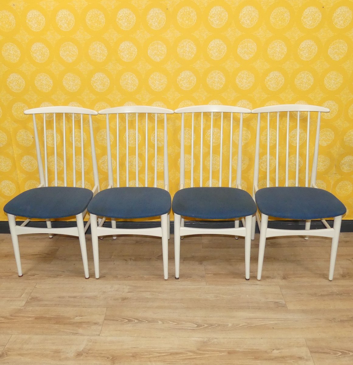 Vintage Kitchen Chairs with Spindles, 1960s, Set of 4 for sale at Pamono